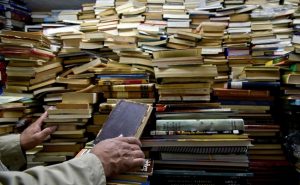 تركيا : افتتاح أول مكتبة من الكتب الملقاة في القمامة