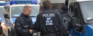 ألمانيا : عملية أمنية ضخمة ضد عصابة ” بولندية – سورية ” لتهريب اللاجئين