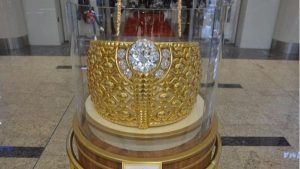 الإمارات تعرض أكبر خاتم ذهبي في العالم