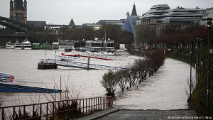 ألمانيا : تحذيرات من تواصل ارتفاع منسوب مياه الراين