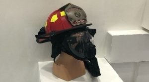 شركة أمريكية تعرض خوذة مطورة تمكن رجال الإطفاء من الرؤية عبر الدخان