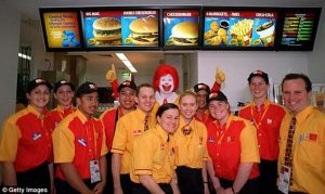 حقائق صادمة عن العاملين في ” ماكدونالدز “