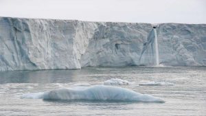 علماء : ذوبان الجليد يحرر مادة سامة تهدد البشر