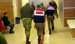 محكمة تركية ترفض الإفراج عن عسكريين يونانيين دخلا منطقة محظورة