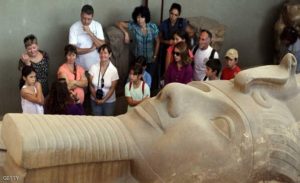 مصر : العثور على رأس و صدر أحد أشهر الفراعنة خلال مشروع جوفي