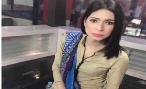 أول مذيعة متحولة جنسياً في باكستان تتصدر عناوين الأخبار