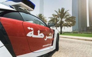 الإمارات : ضبط سائق دهس شخصاً و توجه للمطار