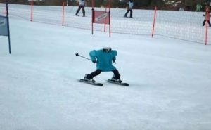 كوريا الجنوبية تعقد أول مسابقة تزلج للروبوتات ( فيديو )