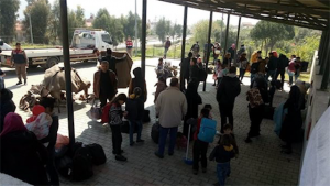 تركيا : ضبط عشرات السوريين و اعتقال 3 مهربين خلال محاولتهم الوصول إلى اليونان بحراً