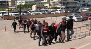 تركيا : ضبط سوريين خلال محاولتهم العبور إلى اليونان و اعتقال 6 مهربين ( فيديو )