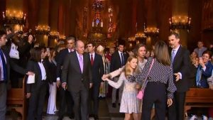 ملكة إسبانيا تتطاول على حماتها و الملك يتدخل ( فيديو )