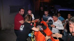 تركيا : عراك بسبب 85 ليرة ينتهي بمقتل سوري و إصابة آخرين ( فيديو )