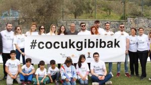 تركيا : طلاب جامعيون يطلقون حملة للحد من خطاب الكراهية و التعنيف ضد قرابة مليون طفل سوري