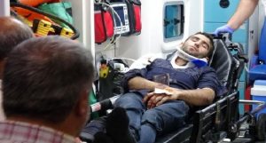 تركيا : سوري ينقل إلى المستشفى بعد أن ألقى بنفسه من سيارة خاطفين ! ( فيديو )