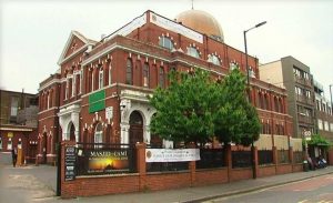 مسجد بريطاني يعلن قبول الصدقات ” الرقمية “