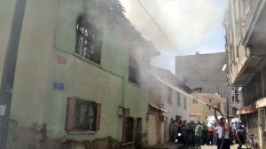 تركيا : وفاة طفلين سوريين جراء حريق اندلع في منزل عائلتهما ( فيديو )