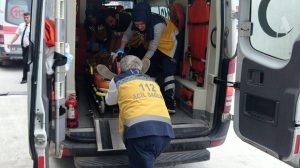 تركيا : وفاة شاب سوري داخل مستشفى بعد طعنات تعرض لها في مقبرة وسط ظروف غامضة ( فيديو )
