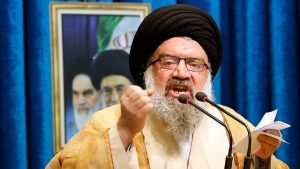 رجل دين إيراني : إذا تصرفت إسرائيل بحماقة فسيتم تدمير تل أبيب و حيفا