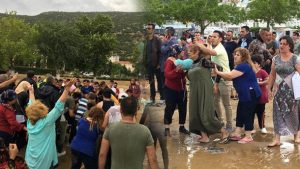 تركيا : غرق سائح في بحيرة و إنقاذ 4 آخرين ( صور )