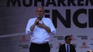 مرشح المعارضة التركية للرئاسة : ” أصلي صلاة الجمعة بشكل يومي و لله الحمد ” ( فيديو )