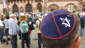 هل يتزايد خطاب الكراهية و معاداة السامية في ألمانيا ؟ ( فيديو )