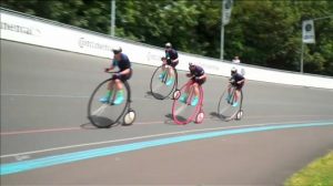 دراج بريطاني يحطم رقماً قياسياً يعود إلى 127 عاماً ( فيديو )