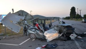 تركيا : حادث سير مروع يودي بحياة 3 أشخاص ( فيديو )