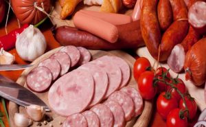 دراسة : اللحوم المصنعة تزيد فرصة الإصابة بالهوس و الربو و السرطان