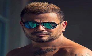 اطلالة مفاجئة للنجم المصري عمرو دياب في ألبومه الجديد