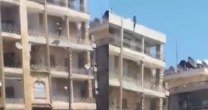 حلب : انتحار شابة بإلقاء نفسها من الطابق الخامس ( فيديو )