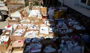 صحيفة تركية : القبض على سوريين قاموا ببيع أدوية و مستلزمات طبية ” مجانية غير مخصصة للبيع ” ( فيديو )