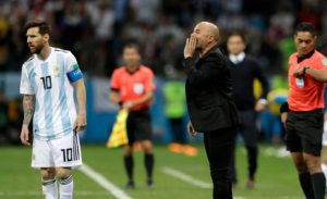 صحيفة إسبانية : ليونيل ميسي أهان مدرب الأرجنتين قبل استقالته