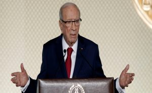 رئيس تونس : لا علاقة لنا بالدين و الآيات القرآنية .. و للرجل مثل حظ المرأة بالميراث ( فيديو )