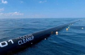 ابتكار مصيدة ضخمة لالتهام البلاستيك في المحيطات