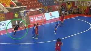حارسة مرمى البرتغال تحرز هدفاً من المرمى إلى المرمى ! ( فيديو )