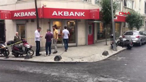 تركيا : سطو مسلح على فرع بنك في اسطنبول ( فيديو )