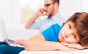 علماء : عادات الأب السيئة تنعكس على ذكاء الأبناء و الأحفاد
