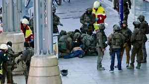 14,w=1489,q=low,c=0.bild الشرطة تؤكد أن المنفذ ” سوري ” .. ألمانيا : تفاصيل جديدة عن حادثة احتجاز رهينة و إصابة المتورط في كولن