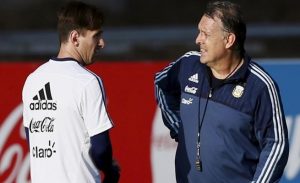 تاتا مارتينو : منتخب الأرجنتين الحالي مخزٍ .. و لن أدربه