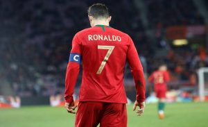 كريستيانو رونالدو يرفض اللعب في دوري الأمم الأوروبية نكاية بـ ” يويفا “