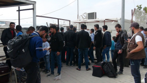 تركيا : مسؤولون يكشفون عدد اللاجئين السوريين الذين عادوا إلى سوريا بعد عمليتي درع الفرات و غصن الزيتون ( فيديو )