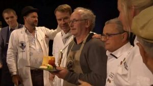 النرويج تقيم مسابقة لاختيار أفضل نوع جبن في العالم ( فيديو )