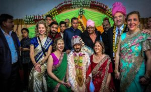 كيف تقتحم زفافاً هندياً بشكل قانوني ؟ ( فيديو )