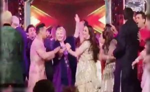 وصلة رقص لهيلاري كلينتون و جون كيري في العرس الهندي الأسطوري ( فيديو )