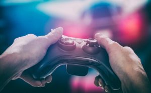 لماذا يدمن الرجال ألعاب الفيديو أكثر من النساء ؟