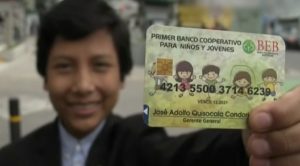طفل أرجنتيني بعمر 12 عاماً يؤسس مدرسته الخاصة ! ( فيديو )