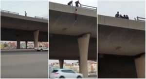 لحظة إنقاذ شاب حاول الانتحار في السعودية ( فيديو )