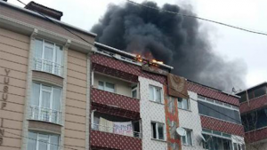 تركيا : ” شرارة ” تتسبب بحريق في منزل عائلة سورية باسطنبول