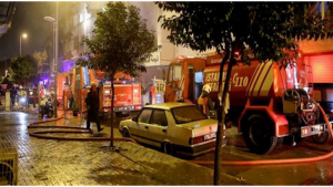 خسائر كبيرة جراء حريق اندلع داخل متجر سوري ضخم باسطنبول ( فيديو )