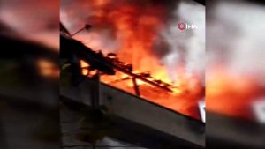 تركيا : حريق في منزل عائلة سورية باسطنبول ( فيديو )
